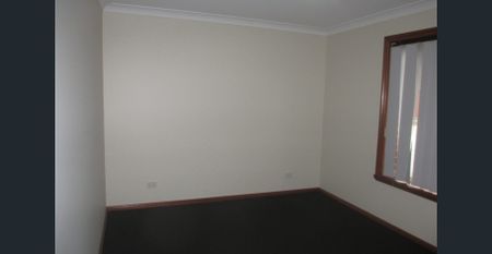 LARGE THREE BEDROOM VILLA - Photo 4
