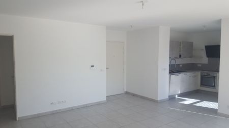 Location Appartement 3 pièces 61m² - Photo 5