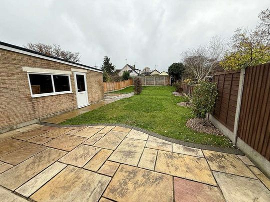 Keswick Avenue, Hullbridge, SS5 - Photo 1