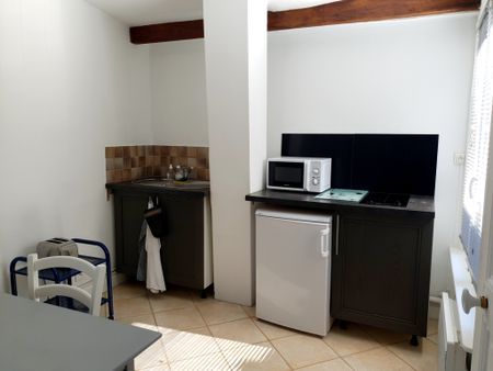 Location Appartement 1 pièce 24m² COMPIEGNE 60200 - Photo 3