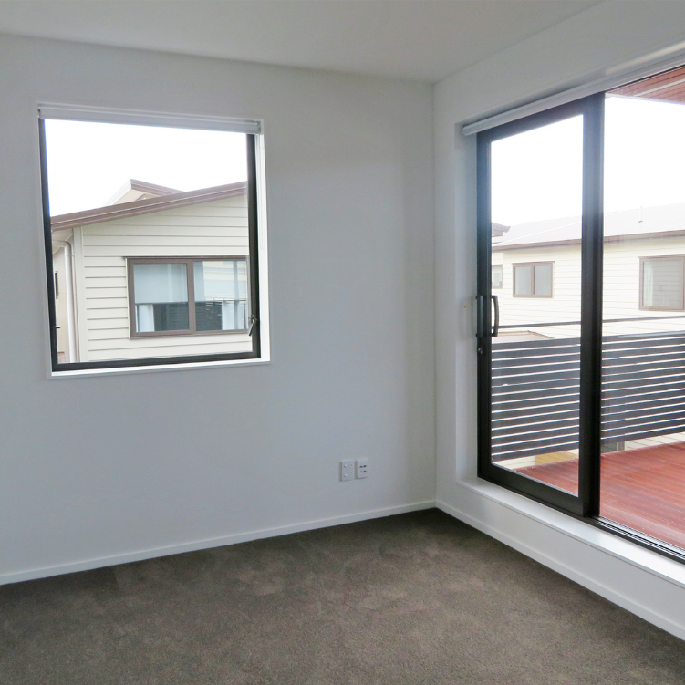 THE FIREMAN'S APARTMENTS - PETONE - Photo 1