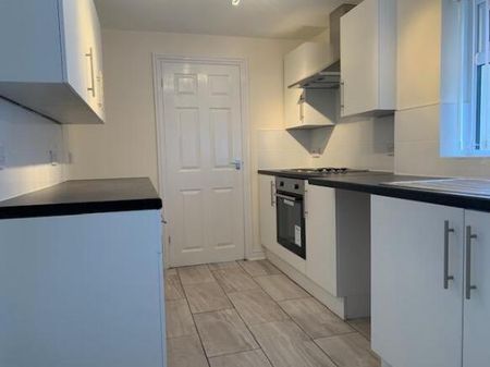 3 bedroom terraced house to rent - Photo 5