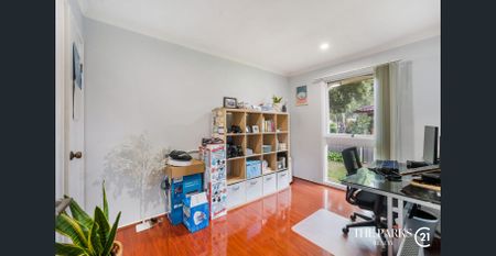 Beautiful Three Bedroom Renovated Home - Photo 2