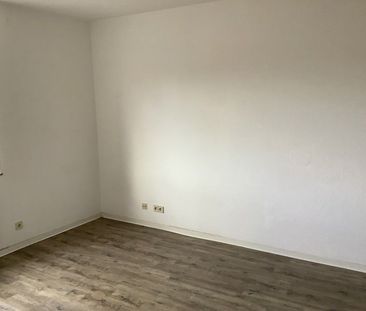 Moderne Wohnung mit Balkon in schöner Anlage - Foto 4