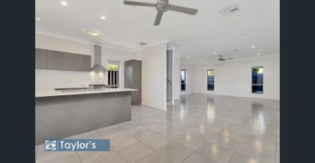 CONTEMPORY LIVING WITH SPACE FOR THE WHOLE FAMILY - Photo 2