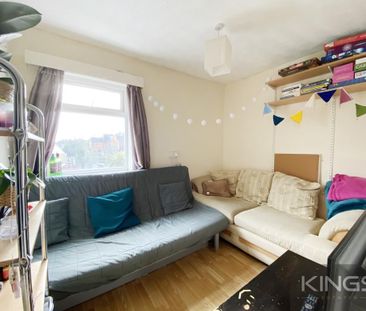 4 bedroom terraced house to rent - Photo 3
