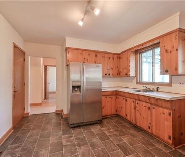 For Lease - 112 Academy Street, Hamilton, Ontario - Photo 2