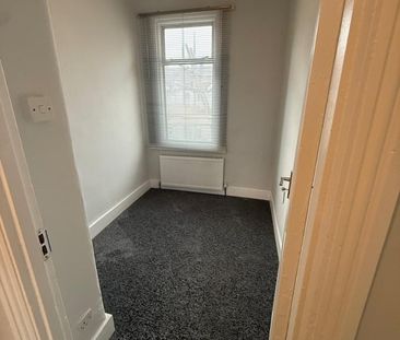 4 Bed Semi-Detached House, Belgrave Road, E10 - Photo 3