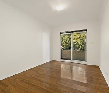 Tastefully Updated 2-Bedroom Apartment moments from Parramatta CBD! - Photo 1