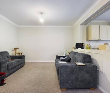 4 bedroom semi-detached house to rent - Photo 1