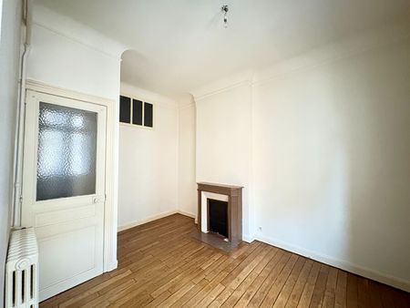 Appartement à louer - REIMS- PROCHE PLACE ROYALE - CENTRE - Photo 3