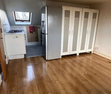 Studio Flat, Hillreach, SE18 - Photo 4