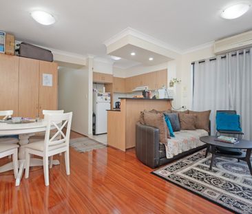 Spacious Two-Bedroom Apartment – Prime Blacktown Location! - Photo 2