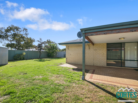 6 Avon Cres, Atwell WA 6164 - House For Rent | Domain - Photo 4