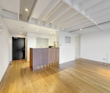 Welcome home to apartment 205 in Shed 21 - Photo 2