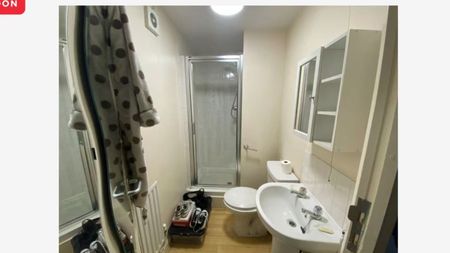 2 Bed Flat, Park Lane, CR0 - Photo 4