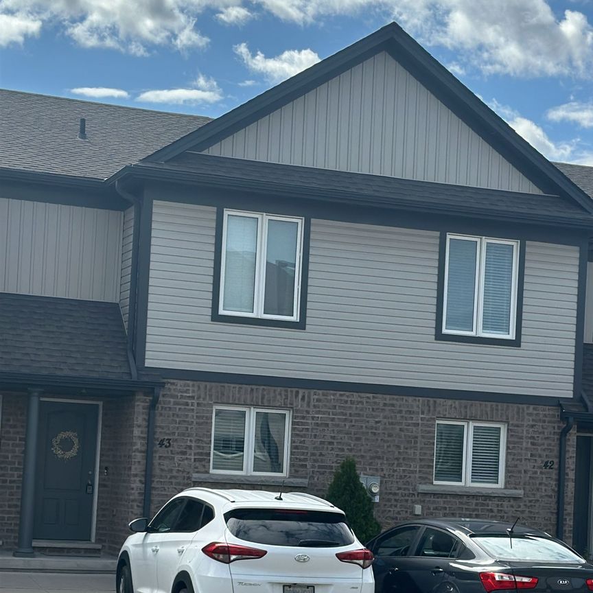 For Lease - 7768 ASCOT Circle Unit# 43, Niagara Falls, Ontario - Photo 1