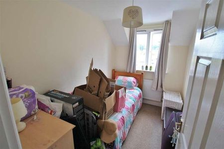 Station View, West Street, Rochford, SS4 - Photo 3