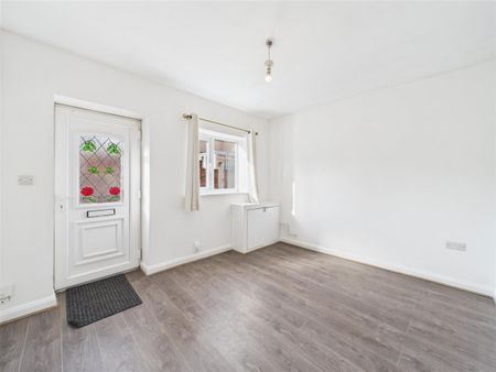 2 bedroom Town house to rent - Photo 4