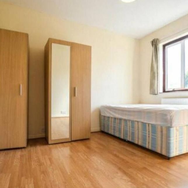 4 bedroom terraced house to rent - Photo 1