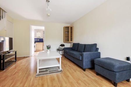 2 bedroom semi-detached house to rent - Photo 3