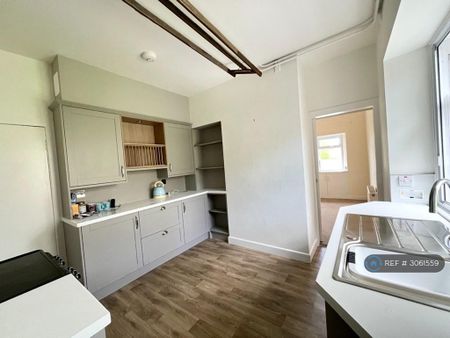 3 bedroom detached house to rent - Photo 5