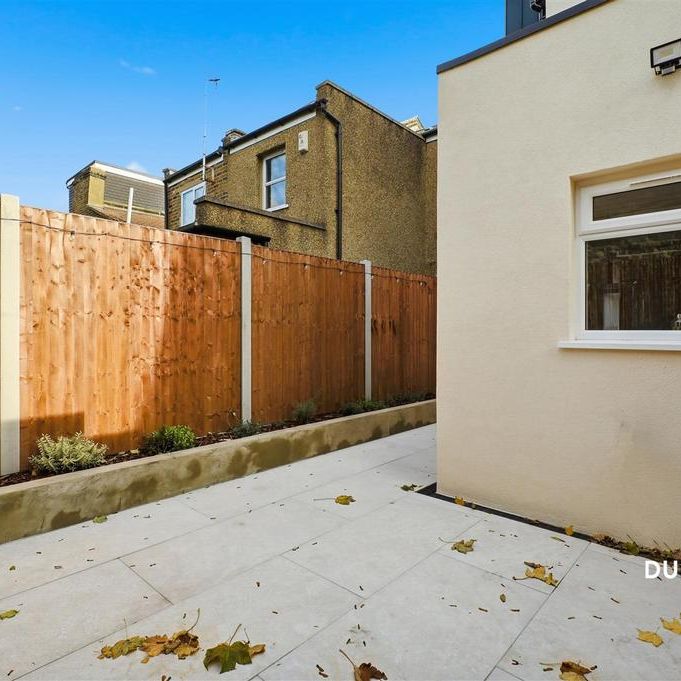 4 bedroom terraced house to rent - Photo 1