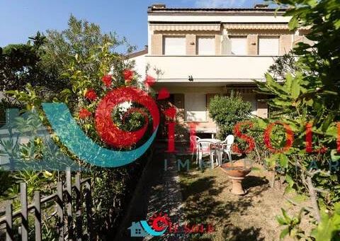 Trilocale via Degli Oleandri, 32, Tirrenia, Pisa