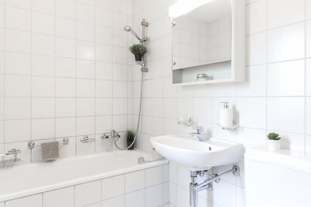 2.5-ZW à 59 m² im EG mit Gartensitzplatz - Foto 4