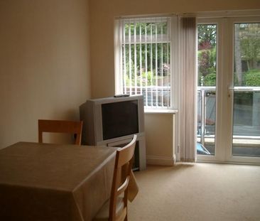 2 bedroom flat to rent - Photo 2