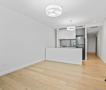 Centrally located in the heart of North Sydney - Photo 6