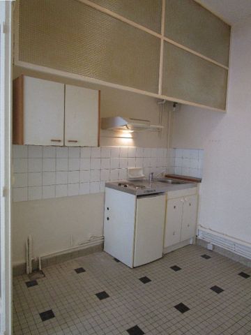 Location Appartement 1 pièce 23m² JARNAC 16200 - Photo 2