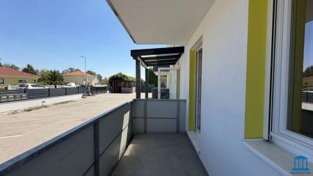 Terrassen-Wohnung im Erdgeschoss mit Einbauküche und bis zu zwei PKW-Abstellplätzen / Top 1 - Foto 5