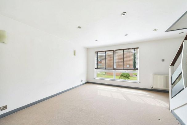 2 bedroom maisonette to rent - Photo 1