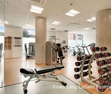 Residence Tower, Woodberry Grove, N4 - Photo 6
