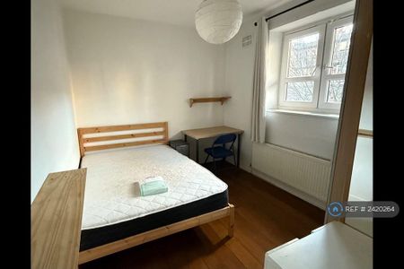 3 bedroom flat to rent - Photo 4