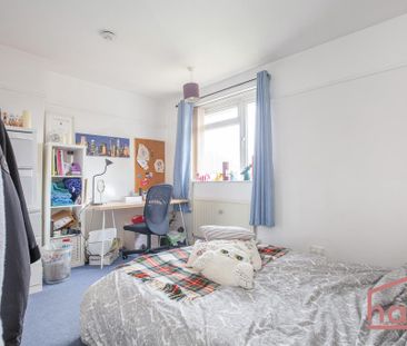 4 bedroom terraced house to rent - Photo 4