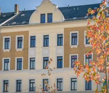 Geräumige 5-Raum-Altbauwohnung mit Balkon - Foto 4