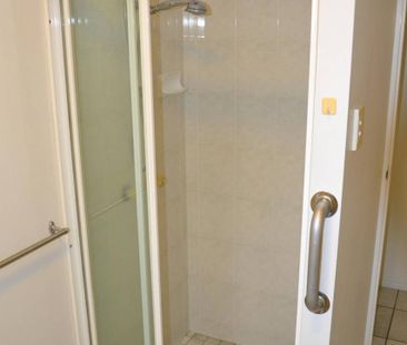 COMFORTABLE 2 BEDROOM UNIT - Photo 6