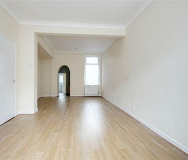 3 bedroom end of terrace house to rent - Photo 1