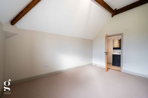 Cross Keys, Hereford - Photo 1