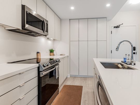 For Lease - 415 Sea Ray Avenue Unit# 322, Innisfil, Ontario - Photo 1