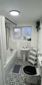 Newly Renovated Co-living Home | No deposit - Photo 4