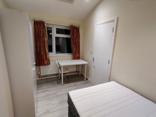 Room in a Shared House, School Road, BS4 - Photo 1