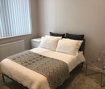 1 Bed Flat, Orleans House, L3 - Photo 3