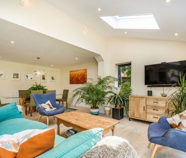 6 bedroom detached house to rent - Photo 4
