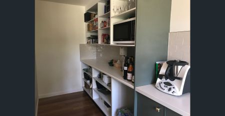 Executive Style - Photo 2