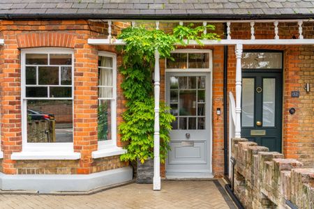 4 bedroom terraced house to rent - Photo 2