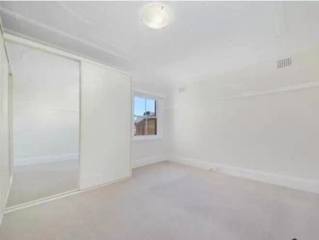 Apartment with 2 bedrooms & 1 bathroom - Photo 5