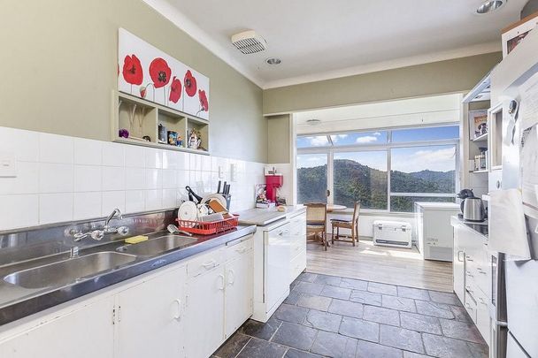 Private with Stunning View, Generously Large House - Photo 1